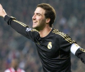 开云官方平台-羽坛新纪元，李梓嘉领衔马来西亚队横扫韩国，刷新历史纪录的震撼之夜