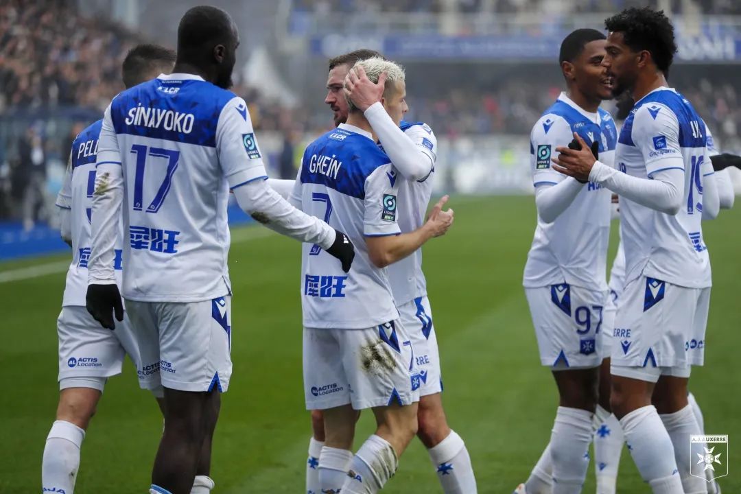 阿雅克肖俱乐部在法国联赛中紧追领先者