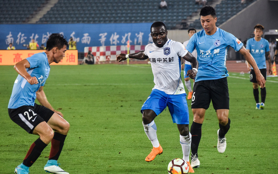 大连一方斩获宝贵三分，冲刺前四名