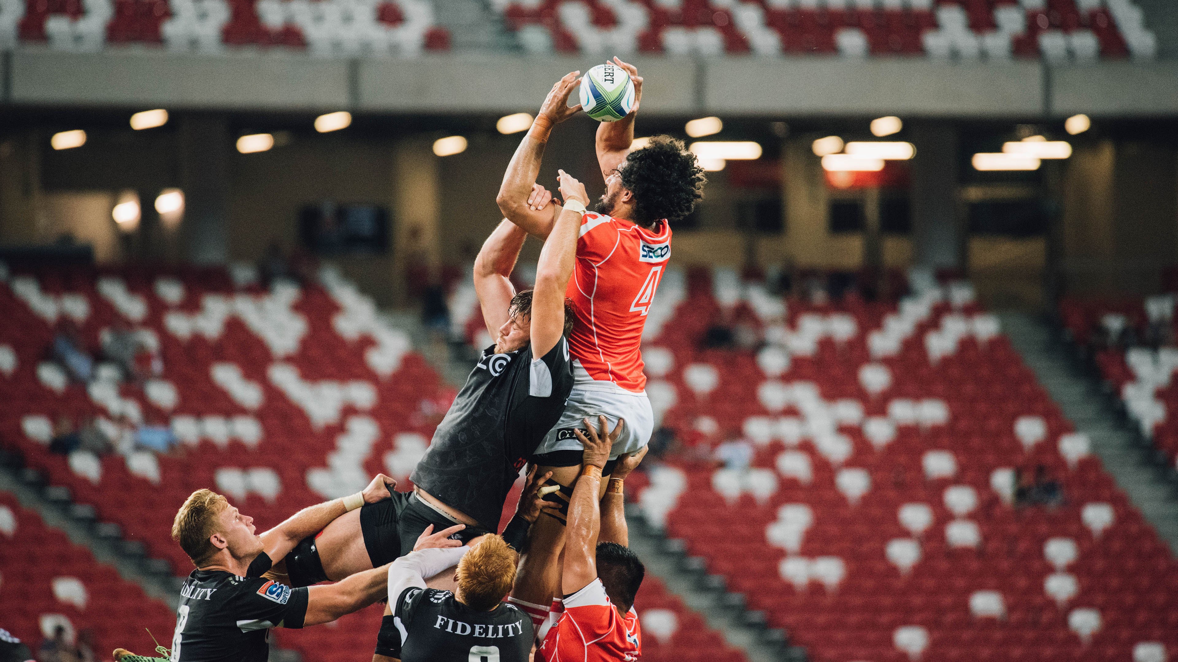 当雄鹿遇见上海，杰伦·格林生涯之夜的跨文化篮球叙事